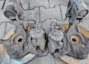 Renault Espace IV 2.0 2.2 zwrotnica przód przednia prawa lewa piasta 1