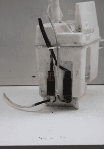 Toyota Corolla zbiornik płynu do spryskiwaczy '2007 3