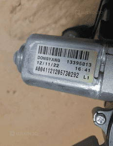 SILNICZEK WYCIERACZKI KLAPY TYŁ ASTRA IV 13395013 2