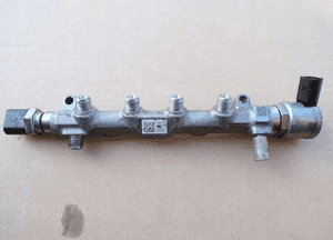 Vw skoda audi seat 2.0 tdi listwa wtryskowa czujnik 05L089 1