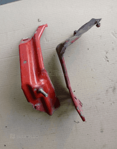 Seat Leon II 2 wspornik blotnika przod prawy