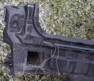 Audi A4  B7 sedan pas tył  tylny ściana bagażnika 4