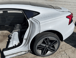 Blotnik cwiartka lewy tyl audi e-tron gt LY7F org