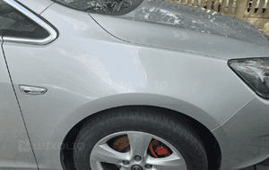 Opel Astra J IV błotnik przód przedni prawy  Z176 1