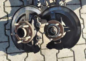 Ford Focus MK3 1.0 1.6 Ecoboost zwrotnica piasta przod przednia prawa  lewa 1