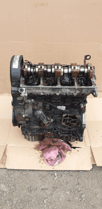 Silnik słupek blok silnika VW Passat B6 2.0 TDI 140KM BMP 2