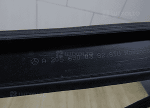 LISTWA DACHOWA W205 SEDAN LEWA A2056900382 amg 10