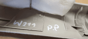 Osłona poszycie słupka prawy przód Mercedes W211 A2116900425 8