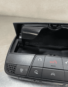Lampka oswietlenie mercedes W205 A0009009007 org 3