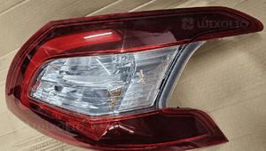 Peugeot 308 T9 HB lampa tył tylna prawa lewa9677817580 9677817680 4