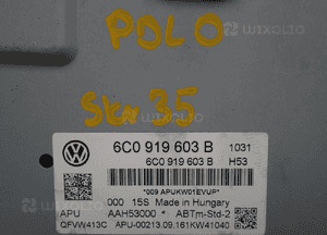 Vw polo 6R radio wyświetlacz czytnik 6C0919603B dostępne 2 sztuki 7