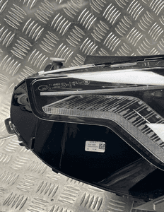 Bmw G47 lampy przednie przód lewa prawa 8083635 8083636 12