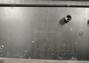 Atrapa gril grill kratka środkowa zderzaka toyota yaris iv 4 53101-0DG61 5