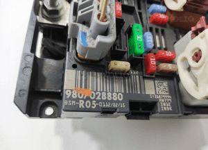 Skrzynka bezpieczników moduł sterownik bsm partner berlingo iii 9807028880 5