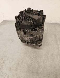 Renault trafic vivaro 2.0 dci alternator TG15C058 7