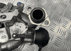 Bmw F10 F11 chłodniczka spalin zawór egr 8476993 7810871 7