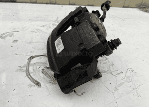 Zacisk lewy przód audi A7 32348421A 2