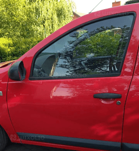 Dacia Sandero I   drzwi przod przednie  prawe  DV21D 2