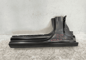 Próg prawy słupek poszycie prawe audi A4 B9 8W lift 19- 1