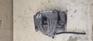 Zacisk hamulcowy prawy przód przedni prawy Toyota Avensis T25 1