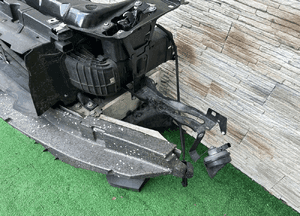 PAS PRZEDNI WZMOCNIENIE CHŁODNICE BMW 1 F20 F21 LCI 2 F22 F23 M PAKIET 2