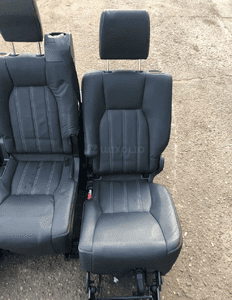 Siedzenia skórzane 2 i 3 rząd czarne Land Rover Discovery 4 IV 6