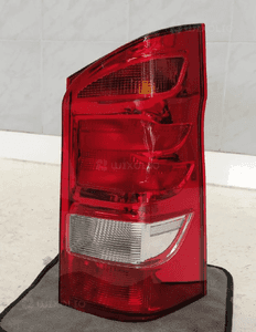 Mercedes vito 447 W447 obudowa lampa tył tylna prawa oryginał 2