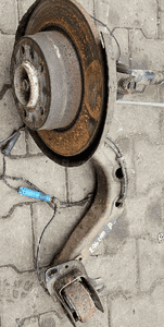 BMW E46 wahacz piasta tył tylna prawa lewa 3