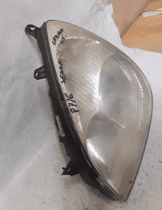 Przod przednia lampa lewa citroen C5 xenon 2