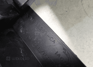 Kratka wlot zderzaka prawy przód jaguar xe x760 czujnik sensor parkowania pdc 9
