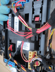 SKRZYNKA BEZPIECZNIKÓW MODUŁ BSI BMW F20 F21 F30 F31 9337880 3