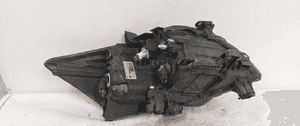 Przod przednia lampa lewa toyota auris E15 6