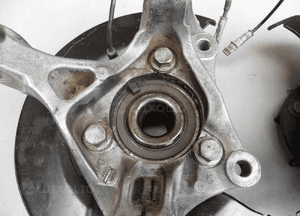 Zwrotnica piasta lewy przód Opel Astra IV J 1,6 1,7 CDTI 13324458 13324459 6