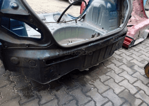 Peugeot 307 lift pas tyl tylny sciana bagaznika HB