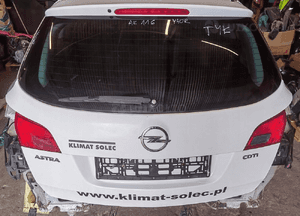 Klapa bagażnika opel astra j kombi Y40R 1