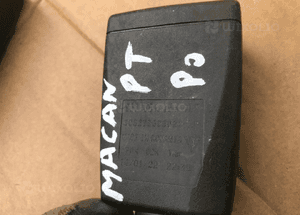 Zapinka zatrzask pasa tył Porsche Macan 95B857753 95B857754 3