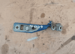 Zawias maski prawy VW Golf IV 4 1J0823302A LA5C 3