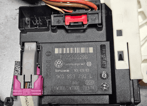 VW Passat B6 silniczek sterownik szyby przód przedniej prawa lewe 2