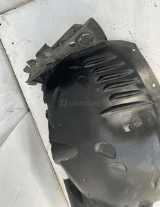 Mercedes W204 nadkole prawy przód prawe A2046905930 3