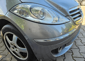 Mercedes A W169 zderzak przód przedni  748 3