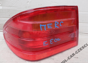 LAMPA TYŁ LEWA MERCEDES E300 SEDAN RADOM