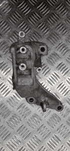 Bmw I3 I01 kozioł nośny alternatora rex 6878938 8