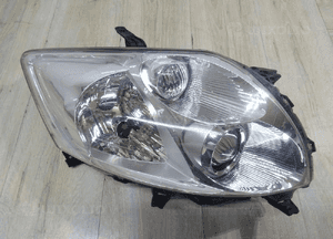 toyota AURIS 1 I lampa lewa przód soczewka 81150-02460 1