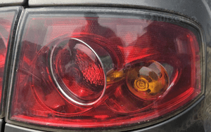 Seat Ibiza 02 lampa w blotnik prawa lewa   tyl tylna 2