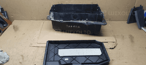 Obudowa podstawa akumulatora VW Touareg 7L 7L0864643B 7L0801283D 4