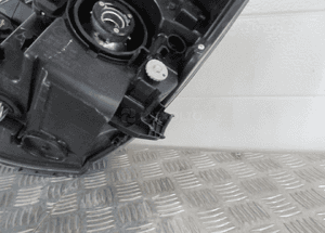 Lampa przednia prawa toyota yaris iii 3 lift 2017- 6