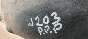 Nadkole prawy przód część przednia Mercedes W203 A2038841422 6