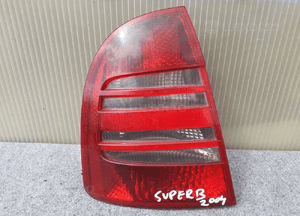 Skoda superb i lampa tył tylna lewa 1