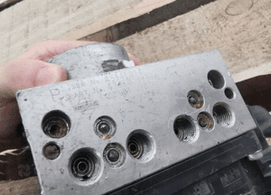 Pompa hamulcowa sterownik abs nissan 47660JY37A 4