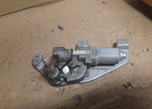 SILNICZEK WYCIERACZKI TYŁ SUZUKI SWIFT V 3